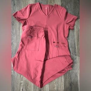 Women’s Jaanuu Dusty Rose Jogger Scrub Set Size XL / XLP